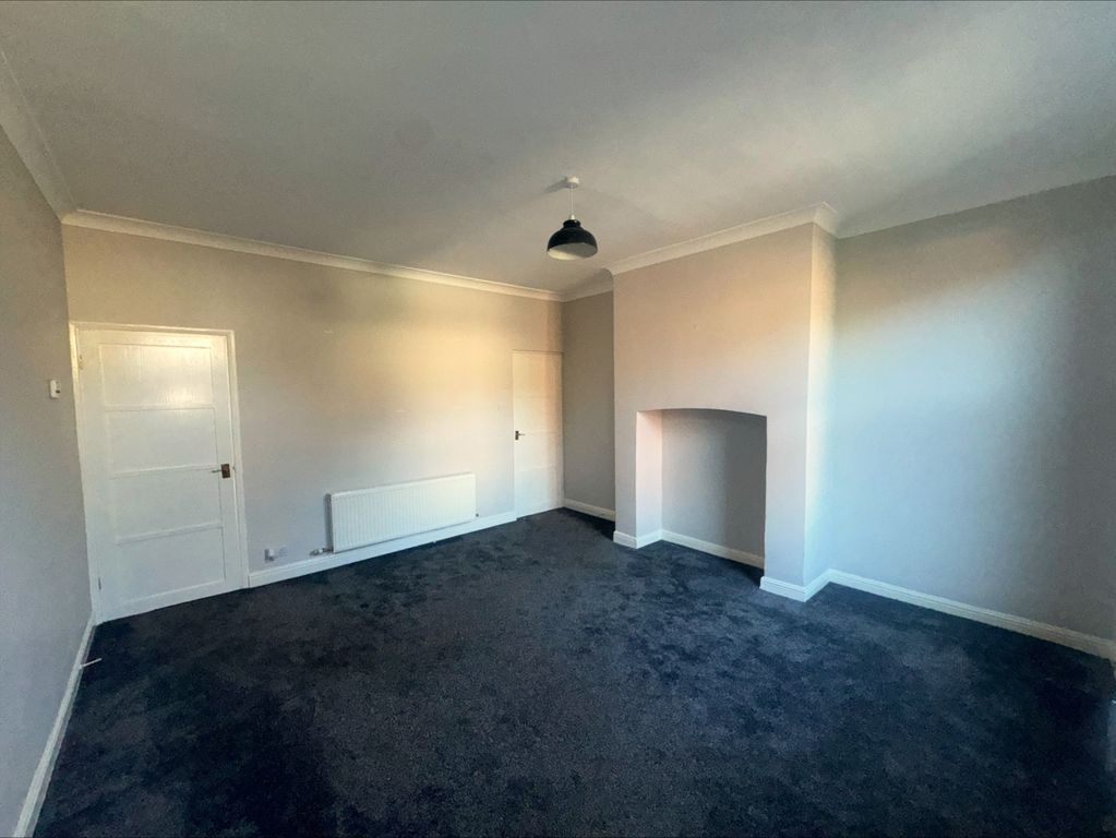 Property photo 2 of 10 Living Room