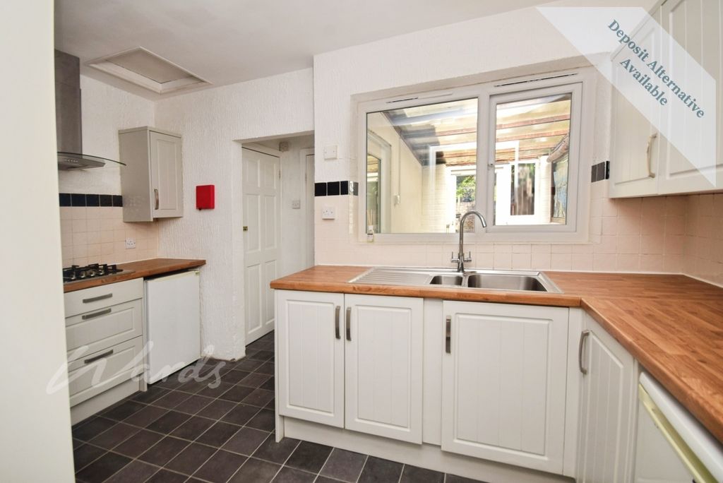 Property photo 3 of 15 Kitchen