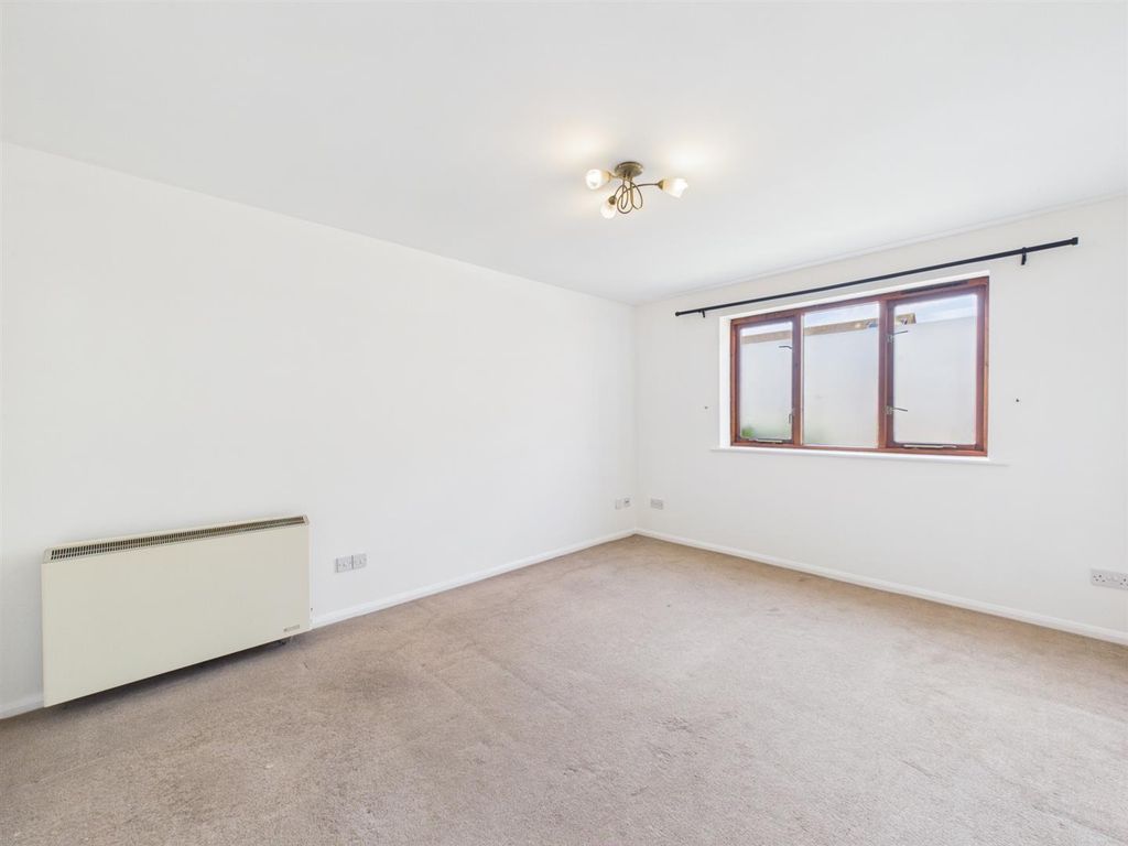 Property photo 2 of 6 Reception Room.Jpg