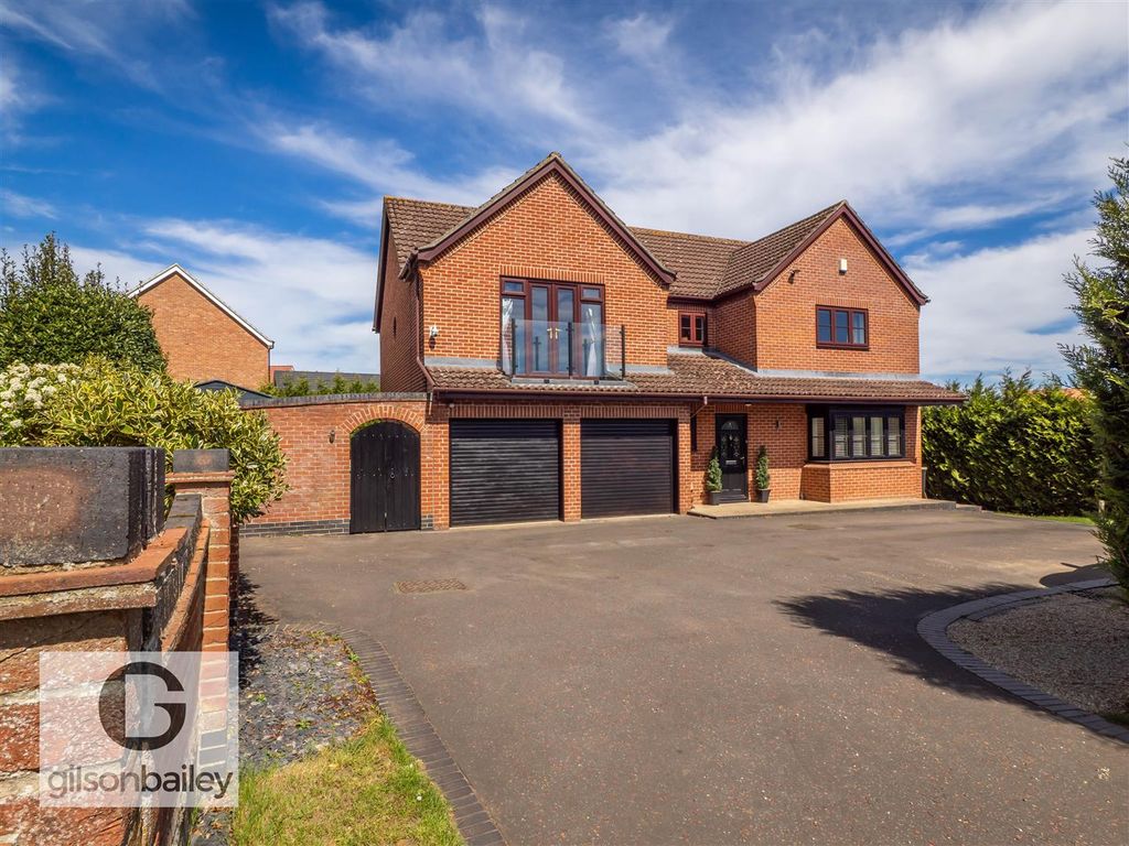 Property photo 1 of 43 27Manorfarmclose-1.Jpg