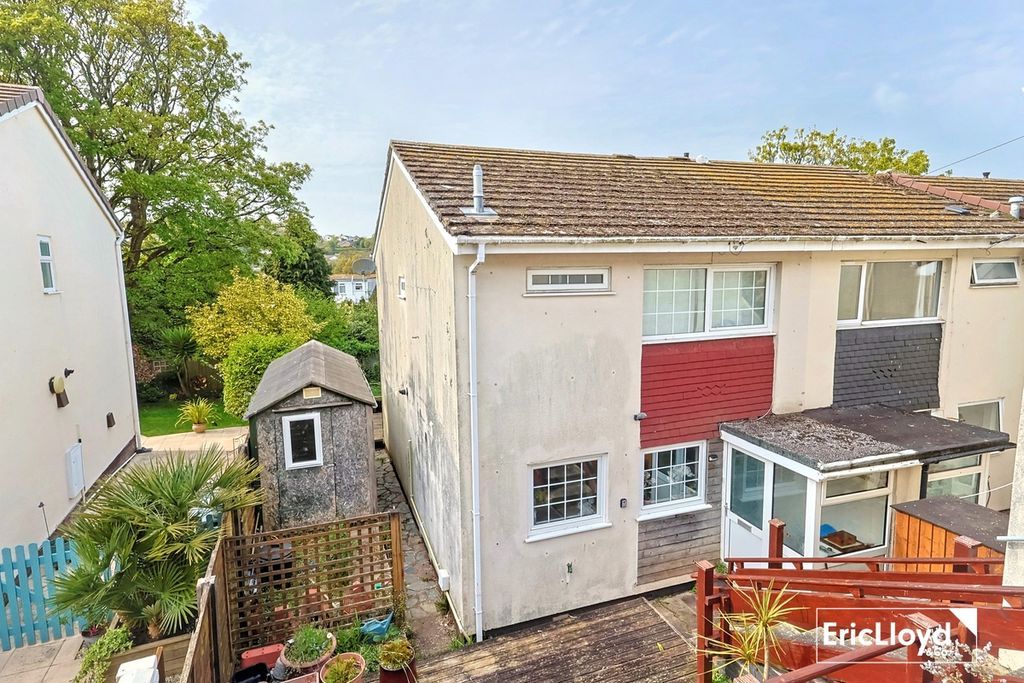 Property photo 1 of 17 Photo 18