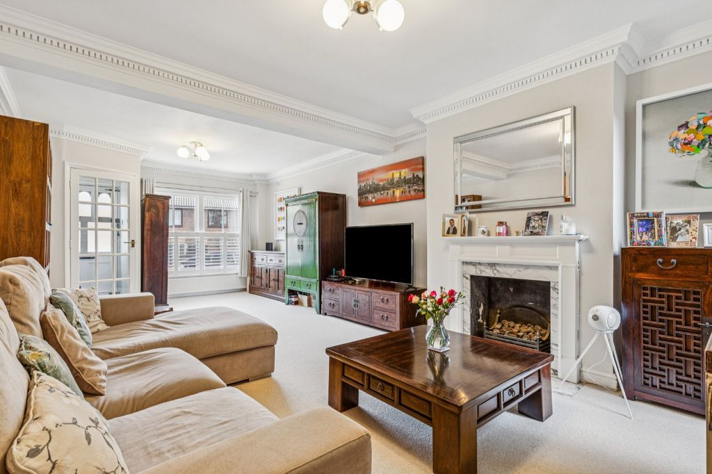 Property photo 2 of 8