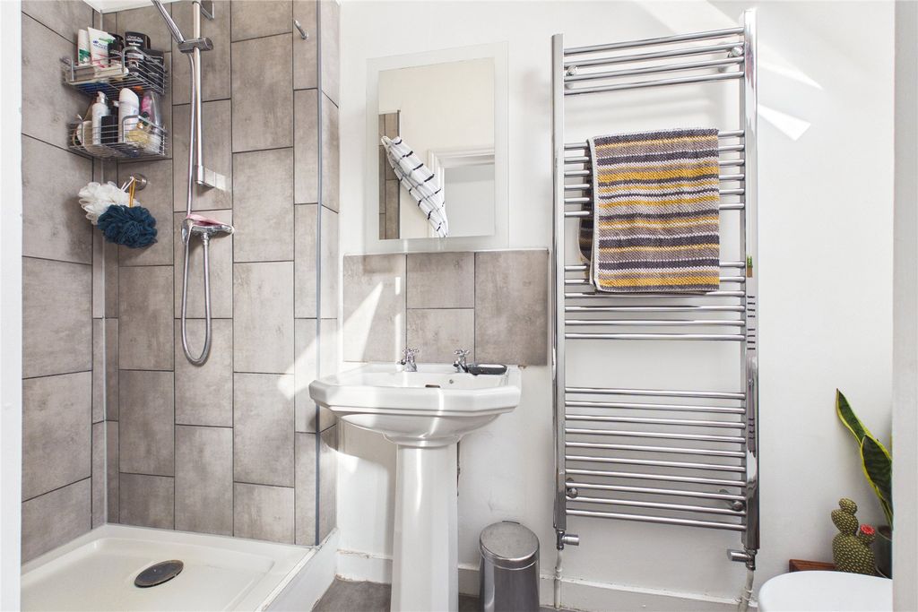Additional image 14 of 3 bed maisonette for saleLaburnham Road, Maidenhead, Berkshire SL6