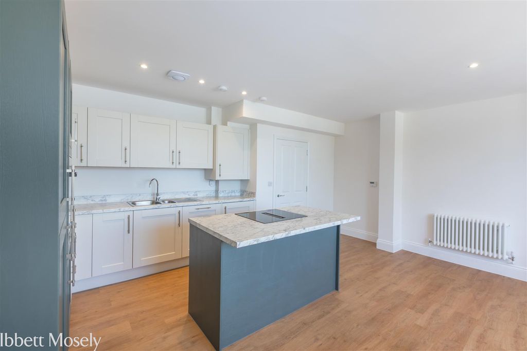 Property photo 3 of 14 6 Kitchen.Jpg