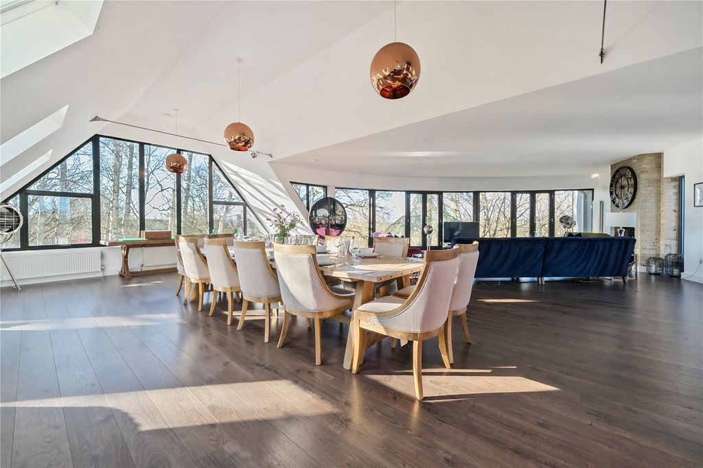 Property photo 3 of 20 Dining Room