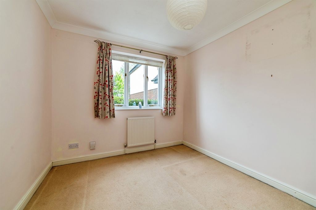 Additional image 8 of 2 bed flat for saleGillison Close, Letchworth Garden City SG6