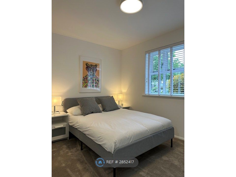 Property photo 3 of 28 Bedroom