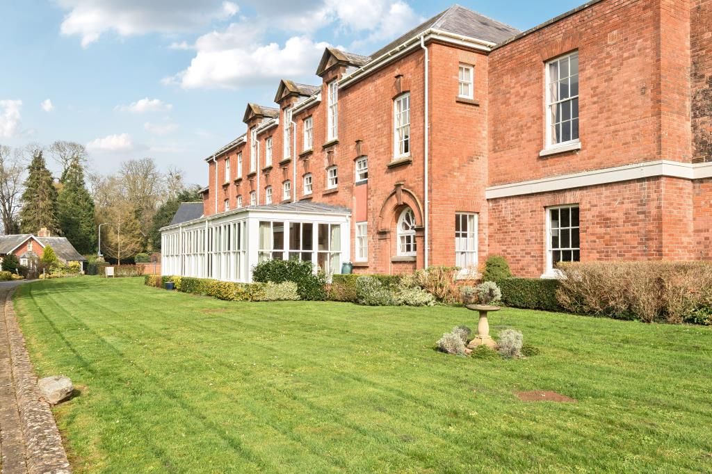 Property photo 1 of 20 External