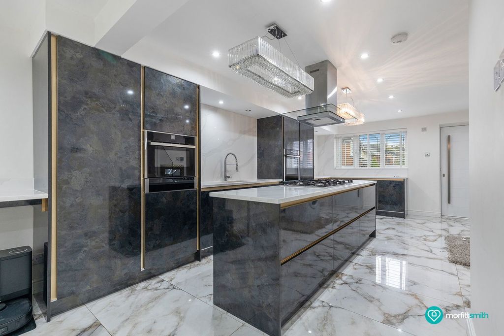 Property photo 3 of 29