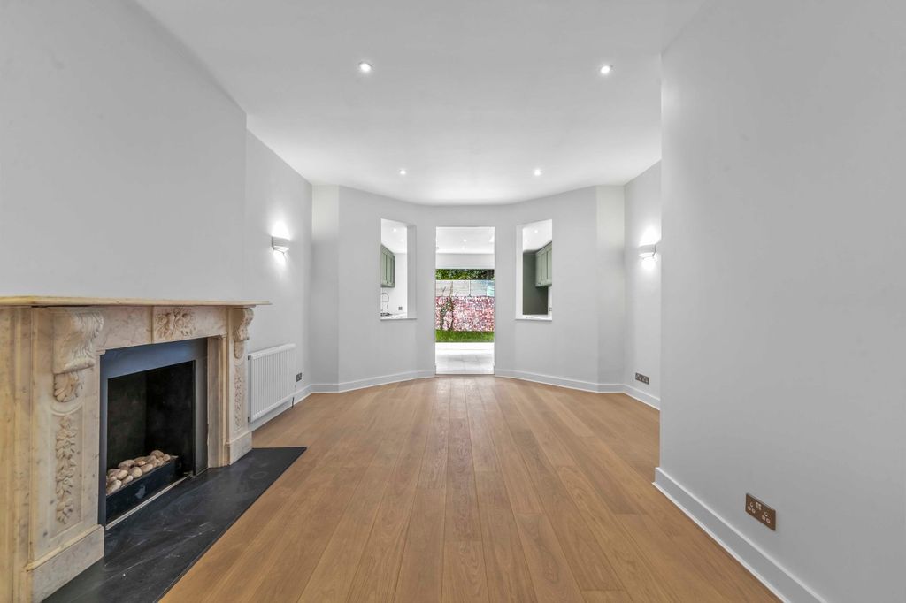 Property photo 2 of 11 Reception Room