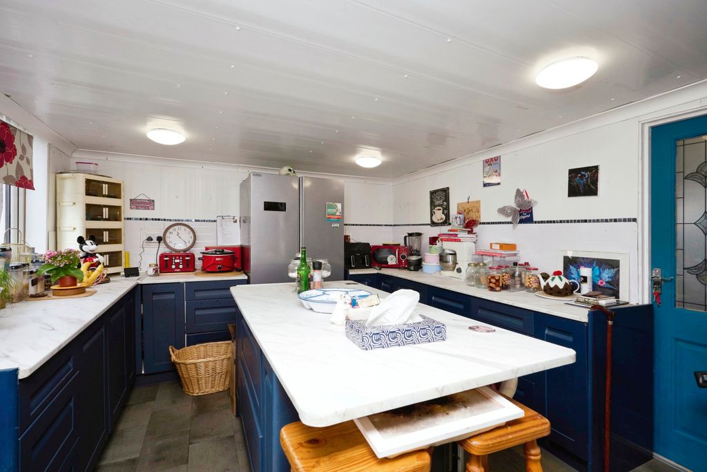 Property photo 2 of 15 Kitchen/Diner