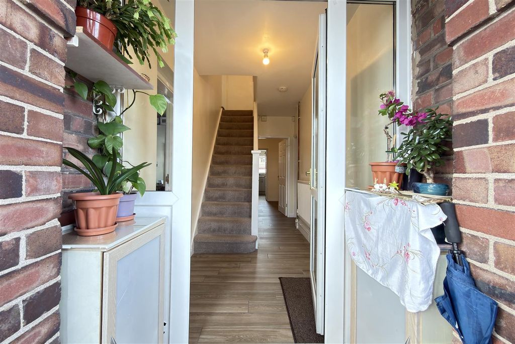 Property photo 3 of 29 Porch