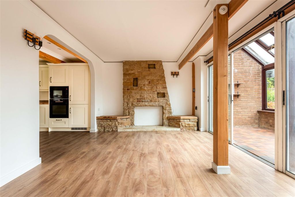Property photo 2 of 24 1 Paxton Court-17.Jpg