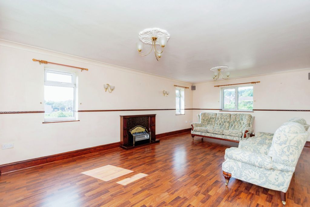 Property photo 3 of 17 Living Room
