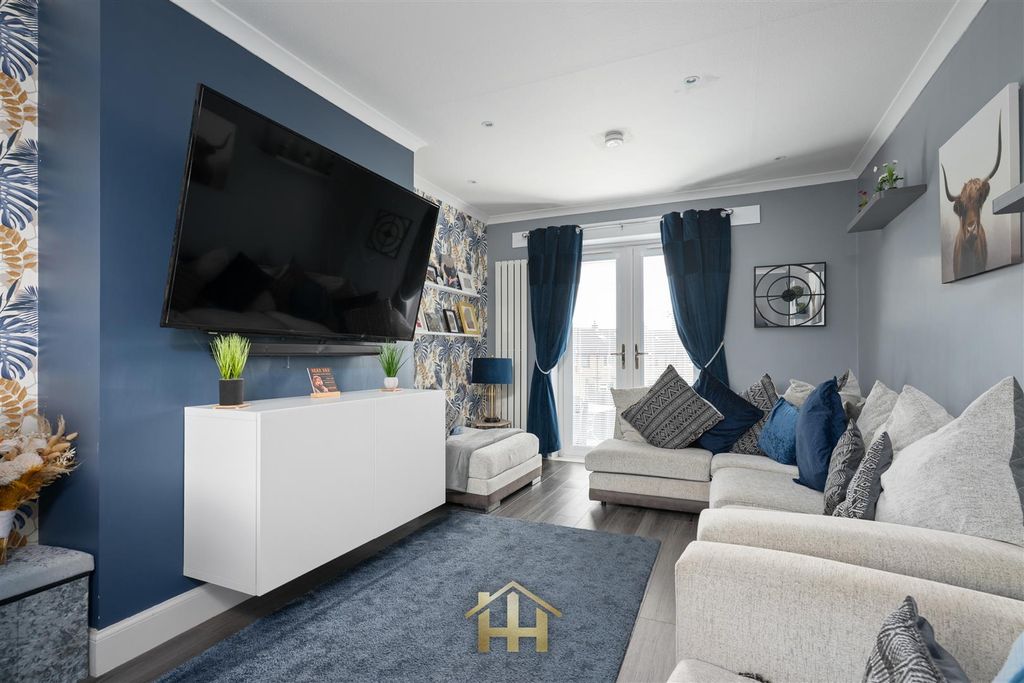 Property photo 2 of 42 21Liffcres-0016.Jpg