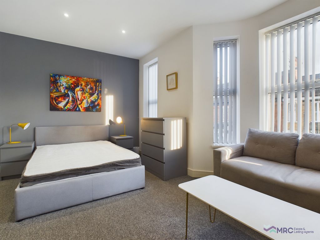 Property photo 1 of 12 Double En-Suite Room To Rent All Bills Included