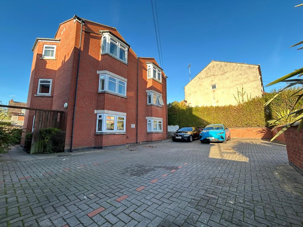 Property photo 1 of 4