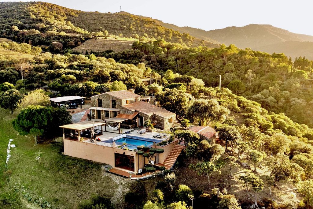 Property photo 2 of 18