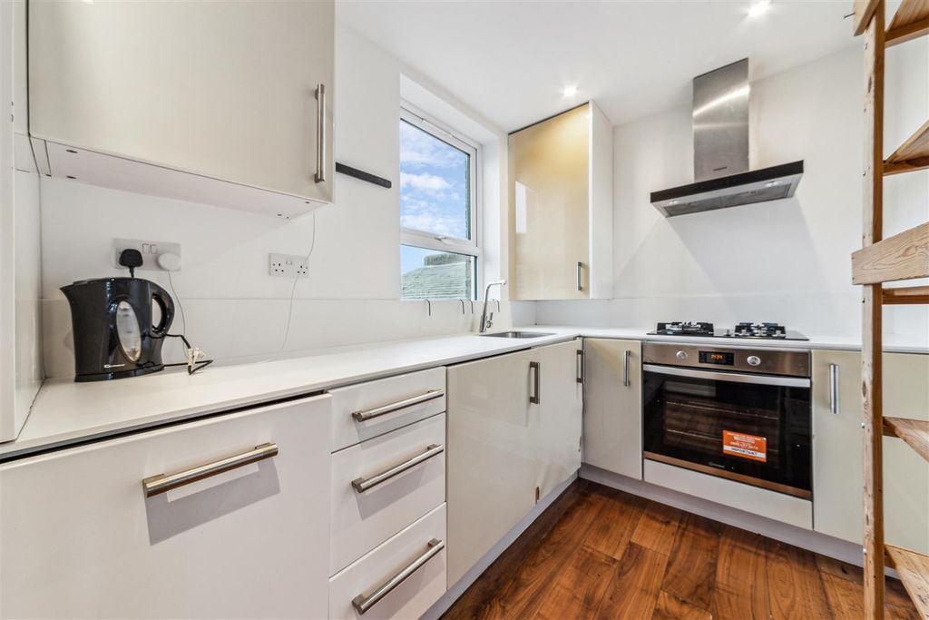 Property photo 2 of 9 5.Jpg