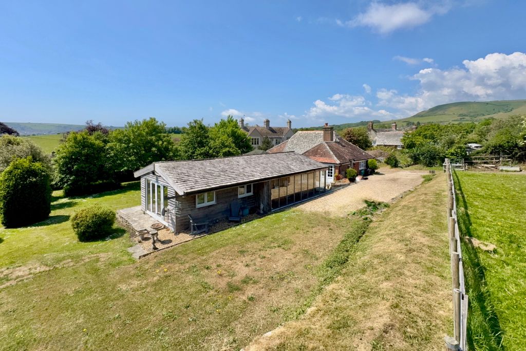 Property photo 3 of 23