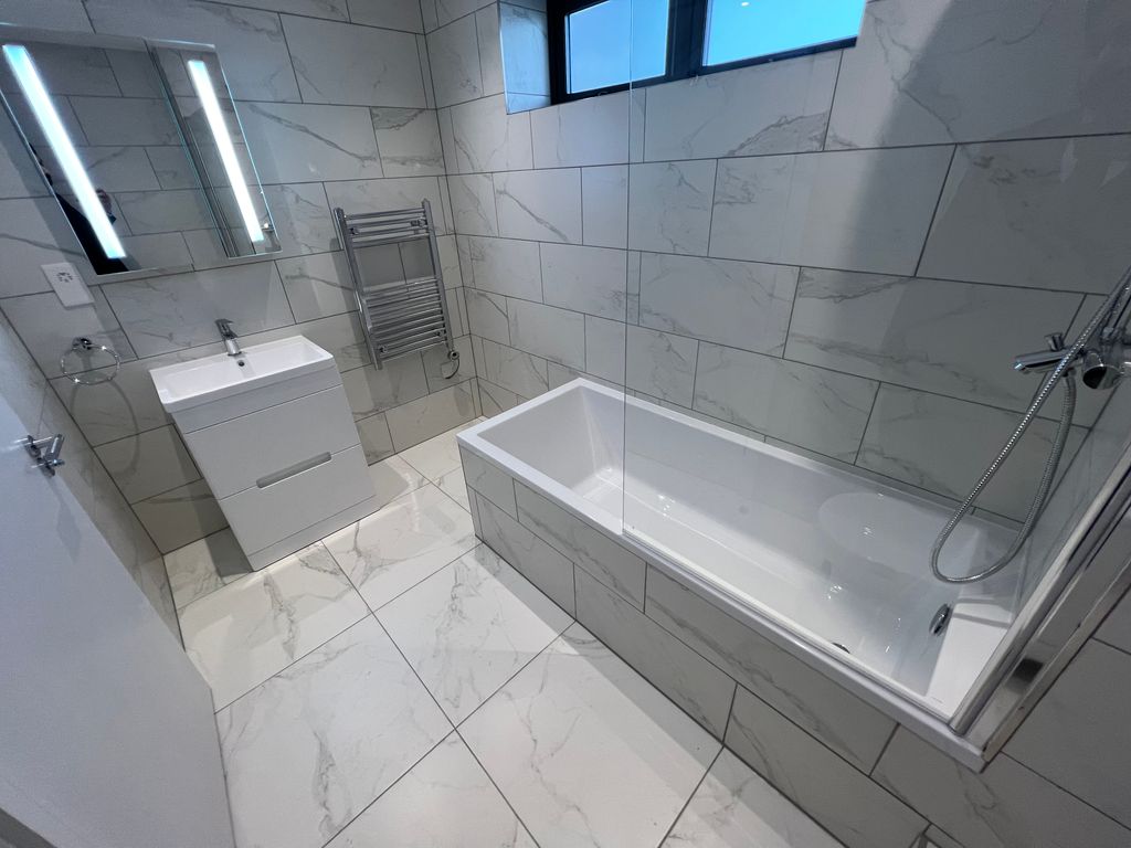 Property photo 3 of 10 Img_4619[1]
