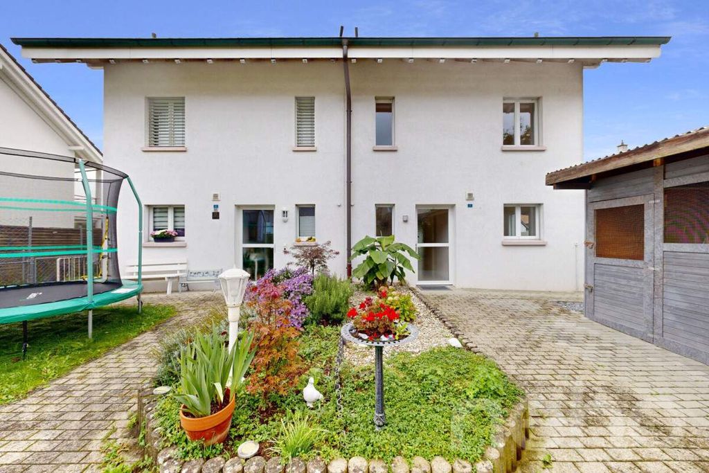 Property photo 2 of 12