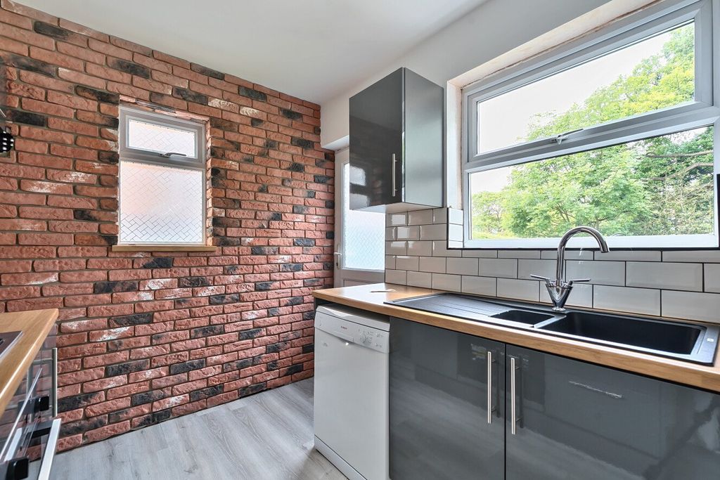 Property photo 3 of 11 Picture No. 01