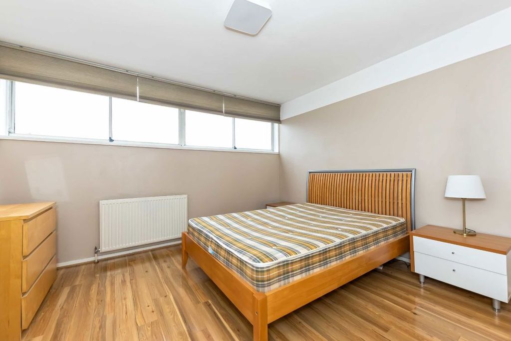 Property photo 3 of 5