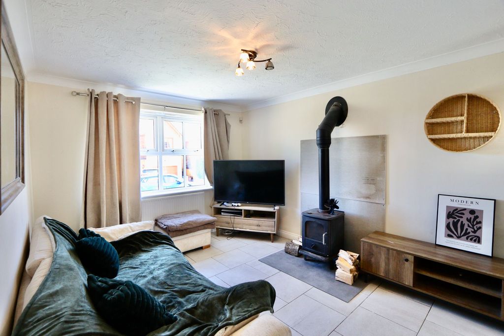 Property photo 2 of 41