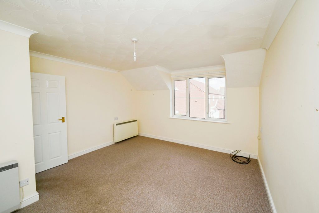 Property photo 2 of 10 Living Room
