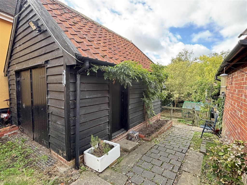 Property photo 3 of 13