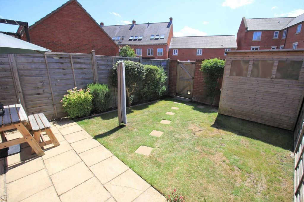 Property photo 2 of 19 Garden