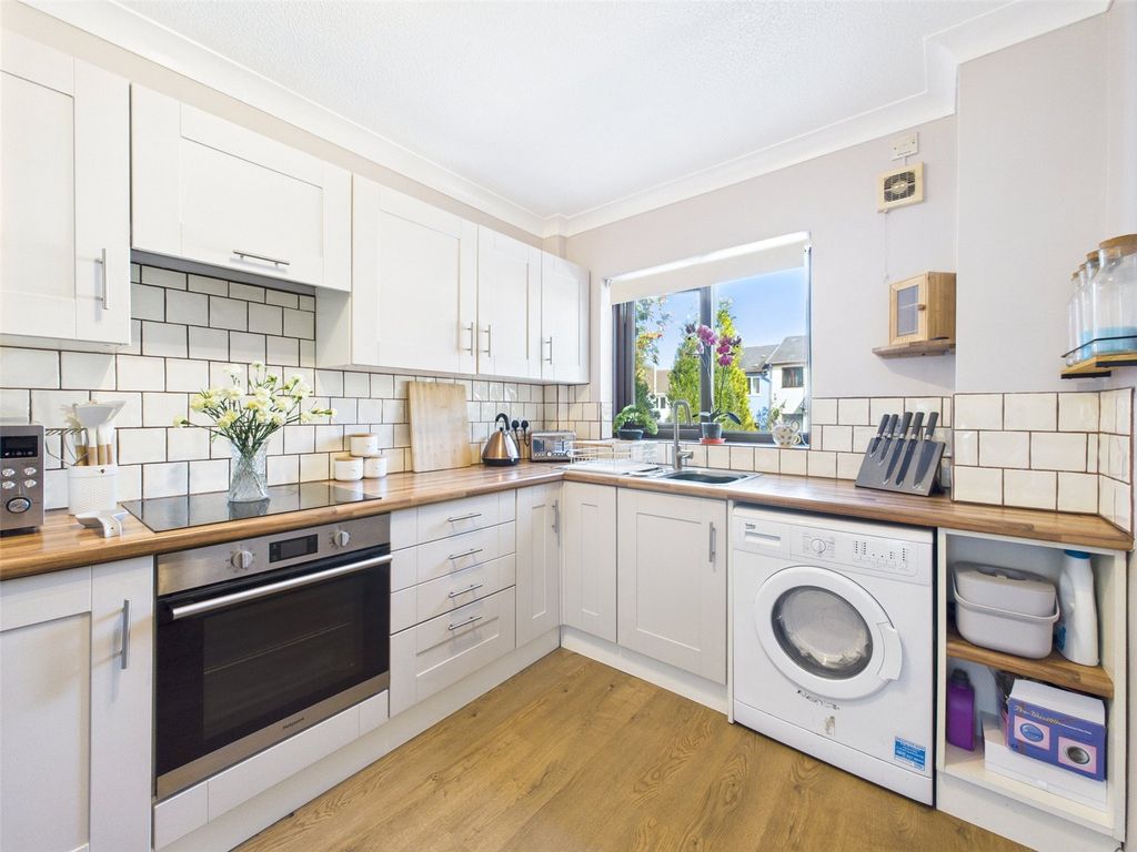 Property photo 3 of 14 Kitchen