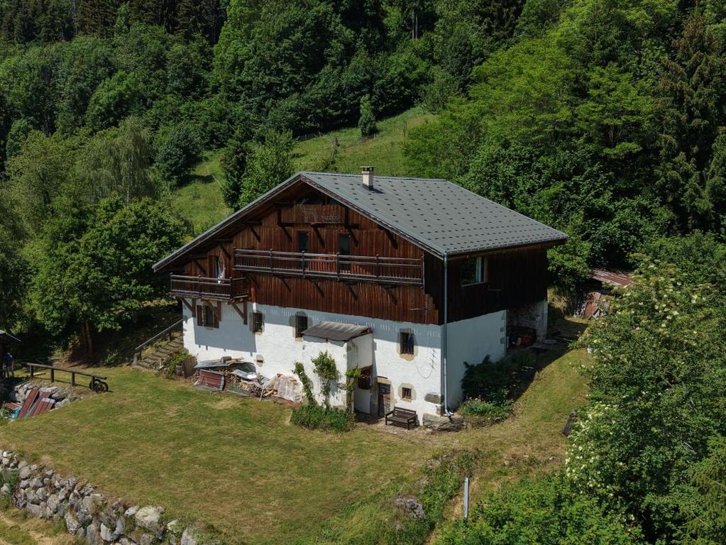 Property photo 2 of 40