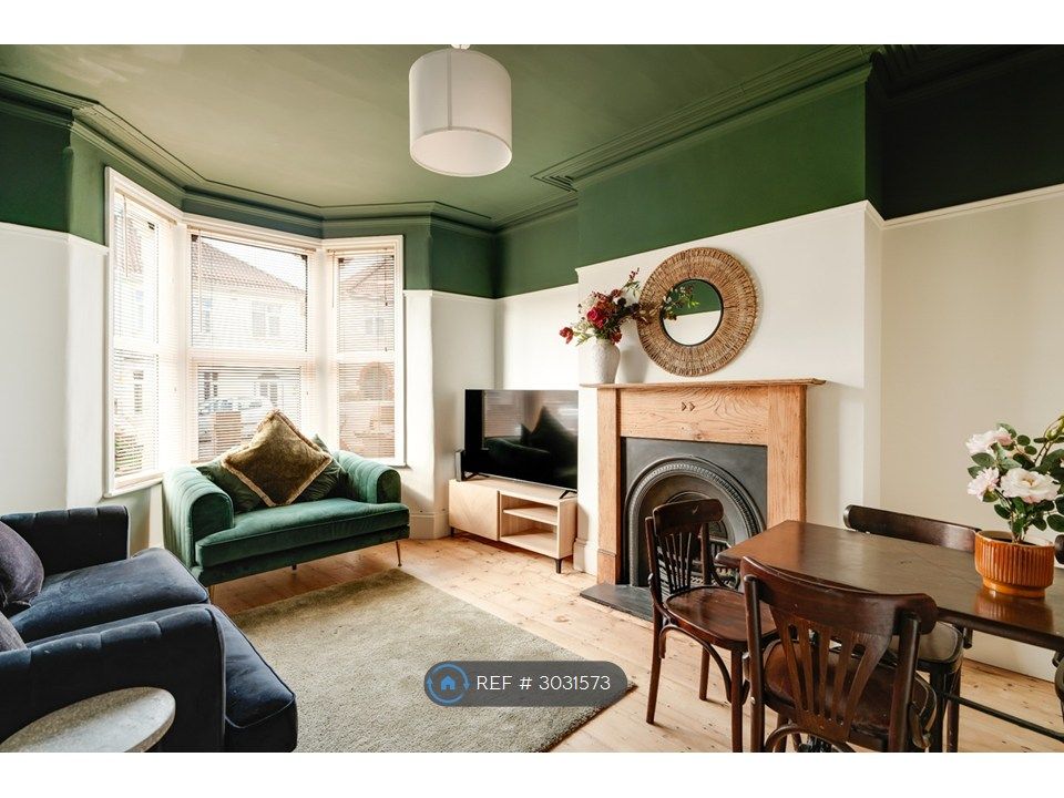 Property photo 1 of 16 Living Room/ Dining Room