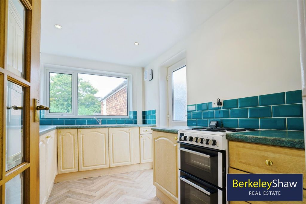 Property photo 2 of 17 Kitchen