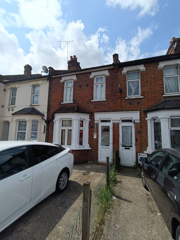 Property photo 1 of 17 3 Bed Terraced House To Rent Kingsley Road, Hounslow Tw3