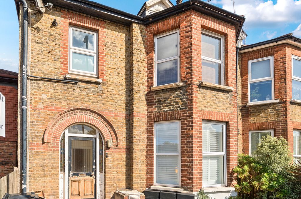 Property photo 1 of 12 1357789-12-68d139...