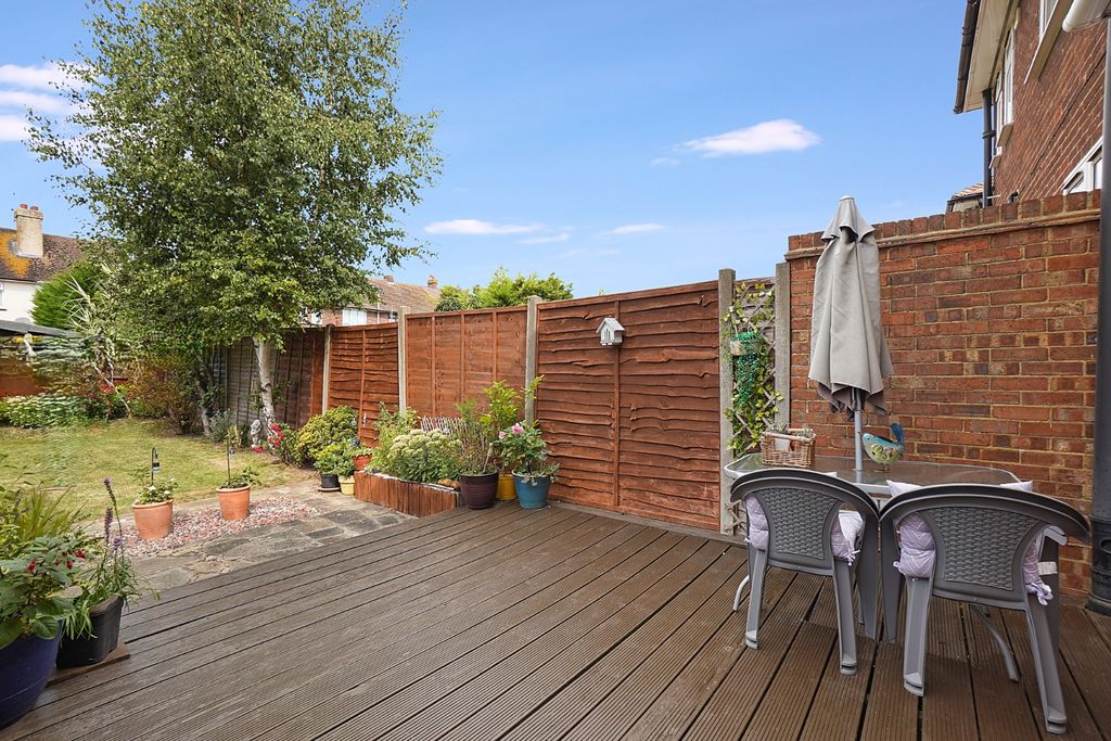 Property photo 2 of 19 4469605