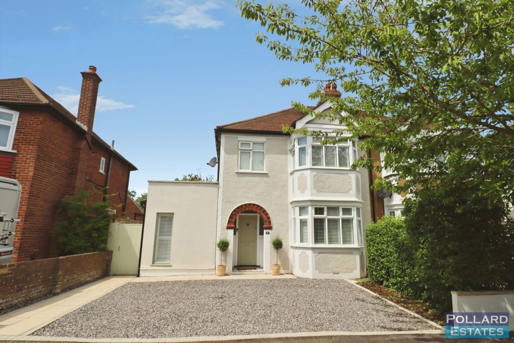 Property photo 1 of 32 Pbox-Img.Jpg