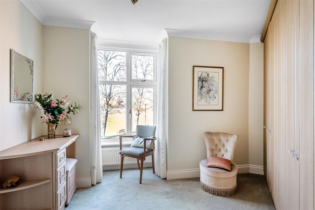 Additional image 11 of 2 bed flat for saleStation Road West, Oxted RH8
