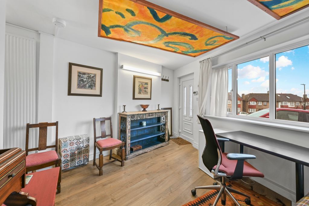 Property photo 3 of 10 Picture No. 12