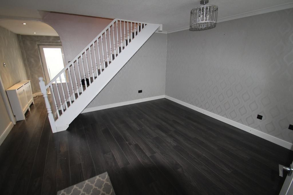 Property photo 3 of 9 Lounge