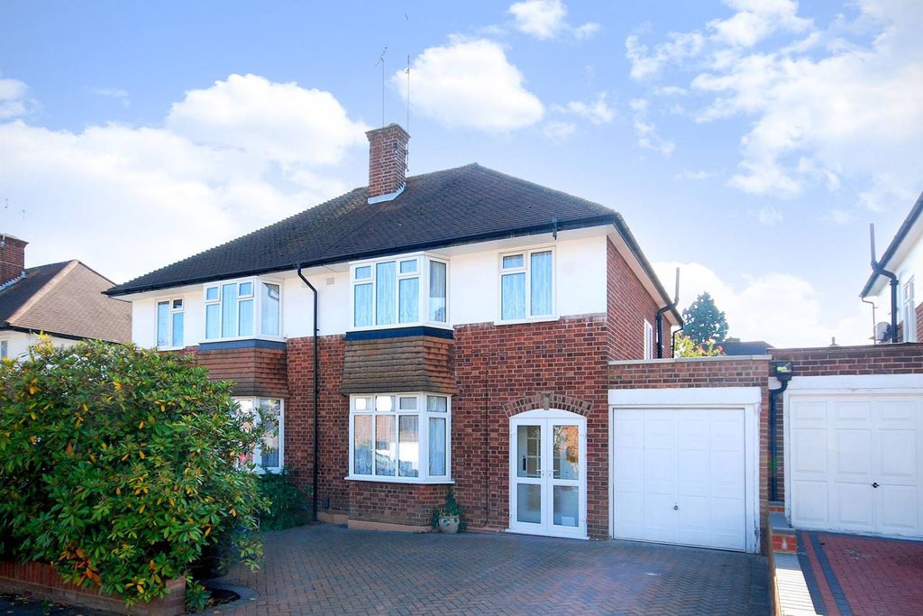 Property photo 2 of 12