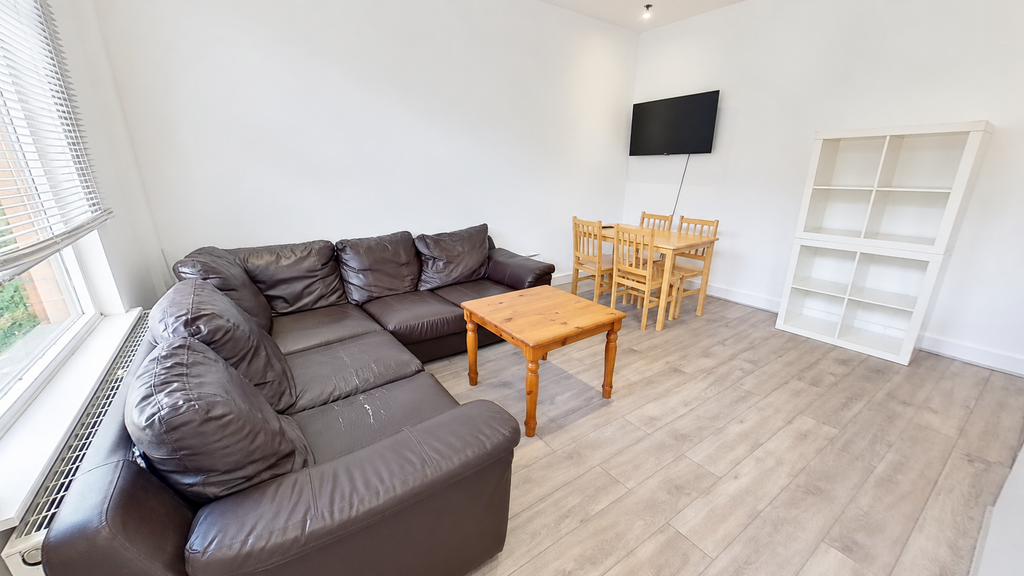 Property photo 3 of 10 Bright Minimalist Living And Dining Room