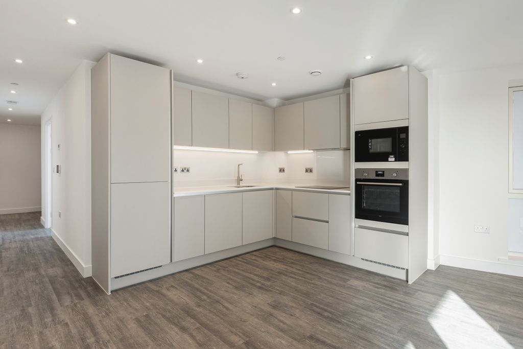 Property photo 2 of 17 2