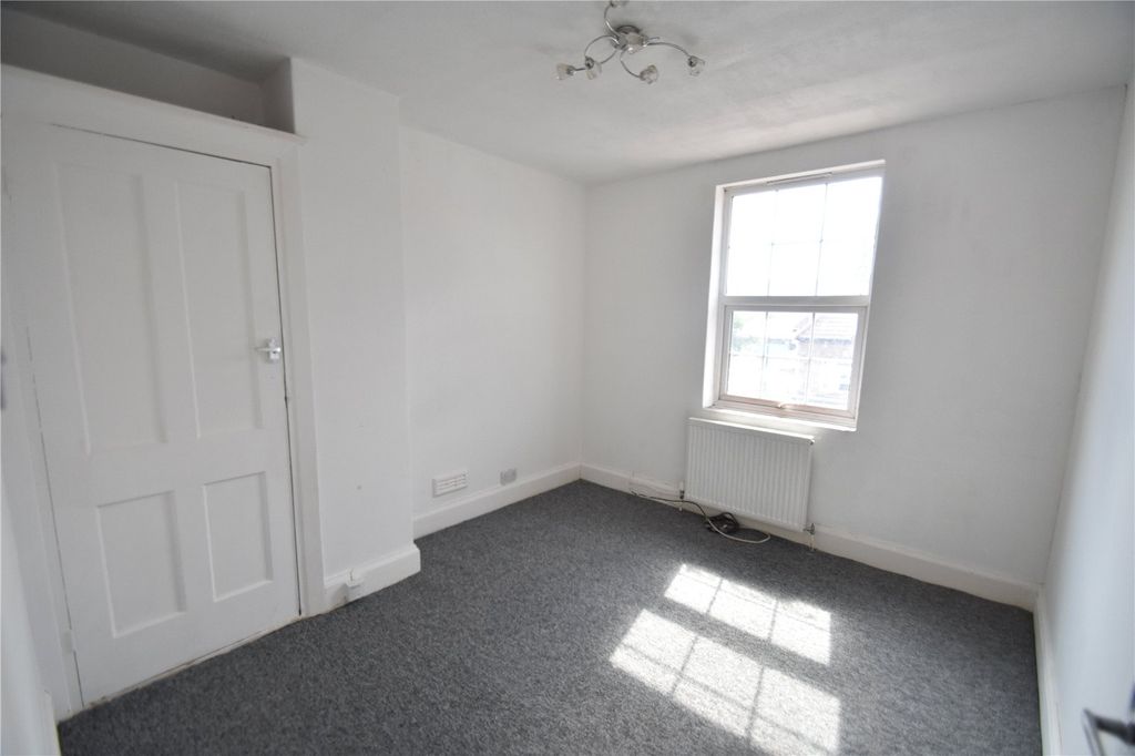 Property photo 1 of 6 Lounge