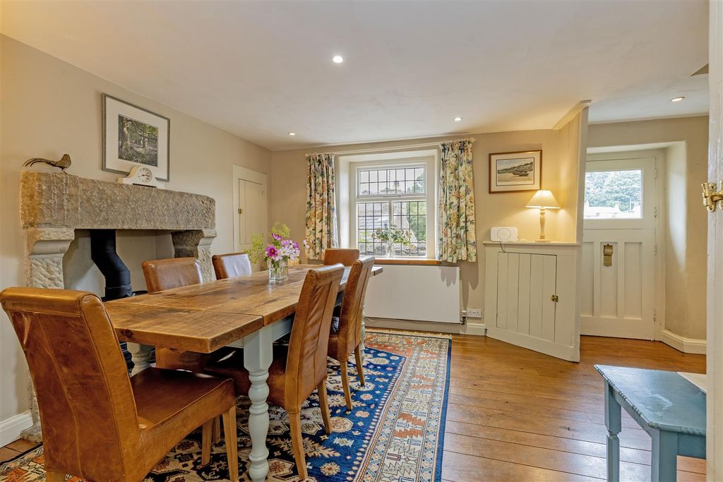 Property photo 3 of 52 Dining Room-3.Jpg
