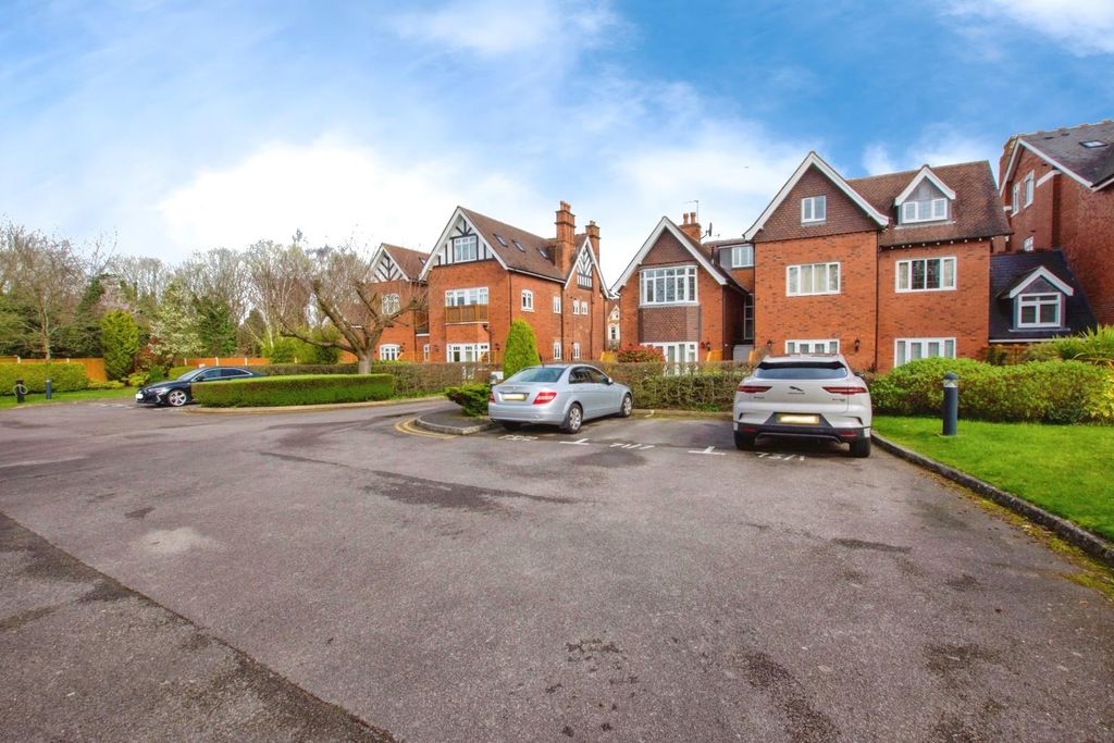 Property photo 2 of 20 App7-71Lichfieldrd-20A.Jpg