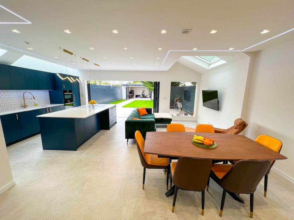 Property photo 1 of 44